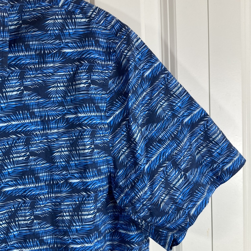 ๐ Slate & Stone Bates Blue Stripe Leaves Shirt - Picture 4 of 10